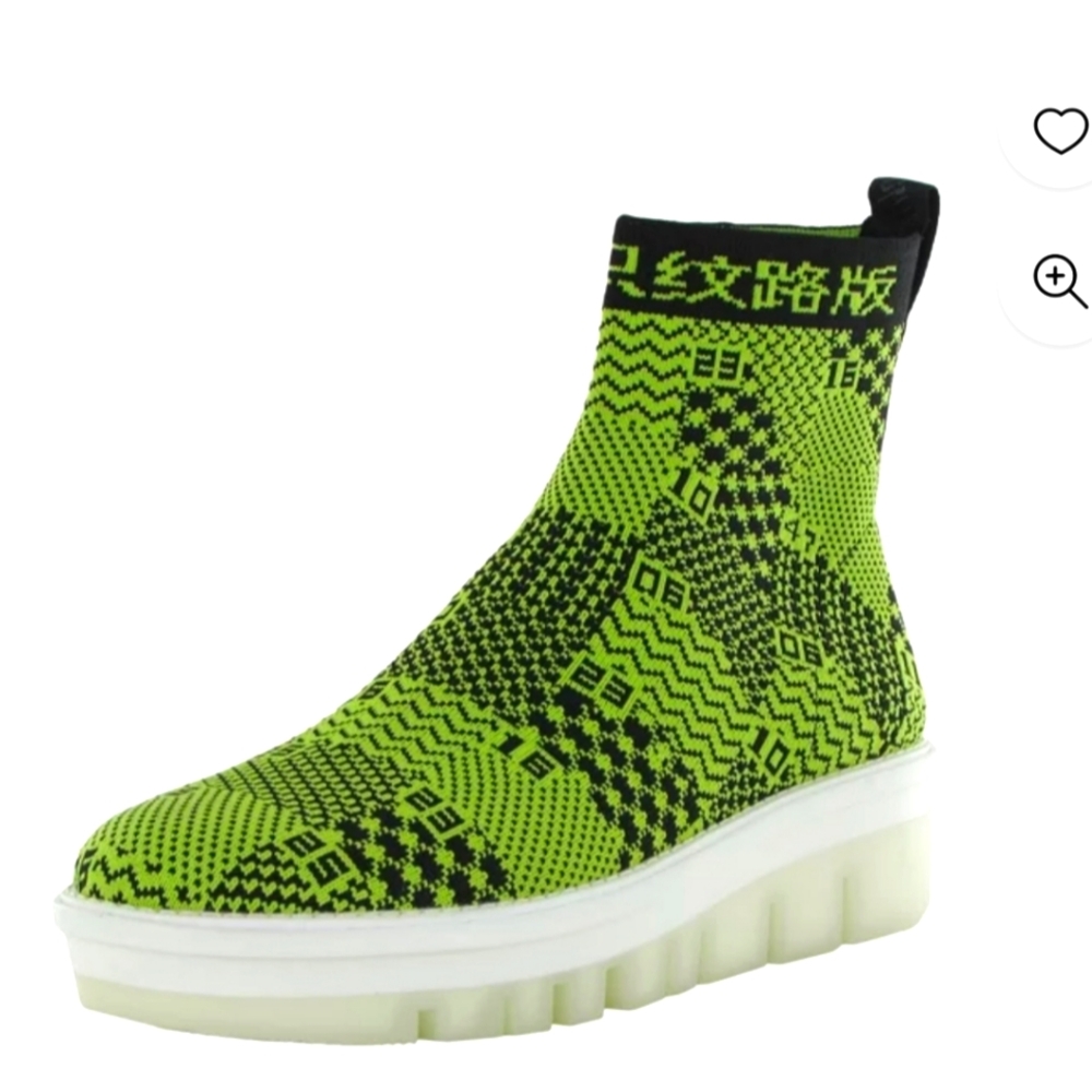 BNWB FitFlop Swatch book sock boots lime green US size 7 medium.